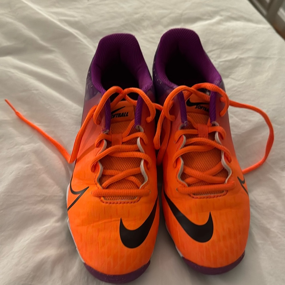 Nike Hyperdiamond 4 Keystone Orange/Black/Vivid Purple Girls' Softball Cleat 4Y